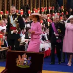 La Reina Letizia deslumbra en la coronación de Carlos III.