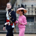 La Reina Letizia deslumbra en la coronación de Carlos III.