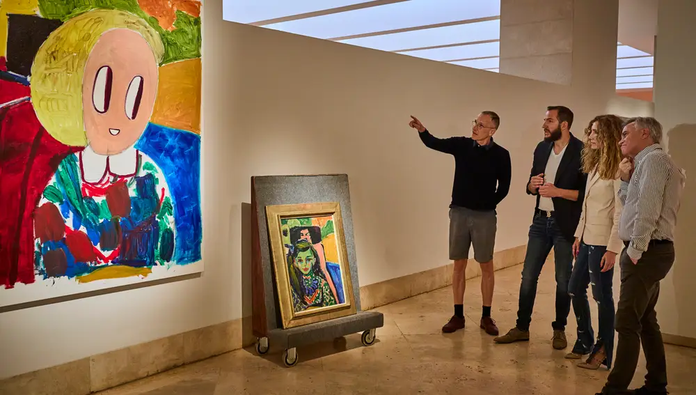 Borja Thyssen y Blanca Cuesta nos muestran el montaje de la exposicion retrospectiva del artista André Butzer en el museo Thyssen-Bornemisza Madrid. 