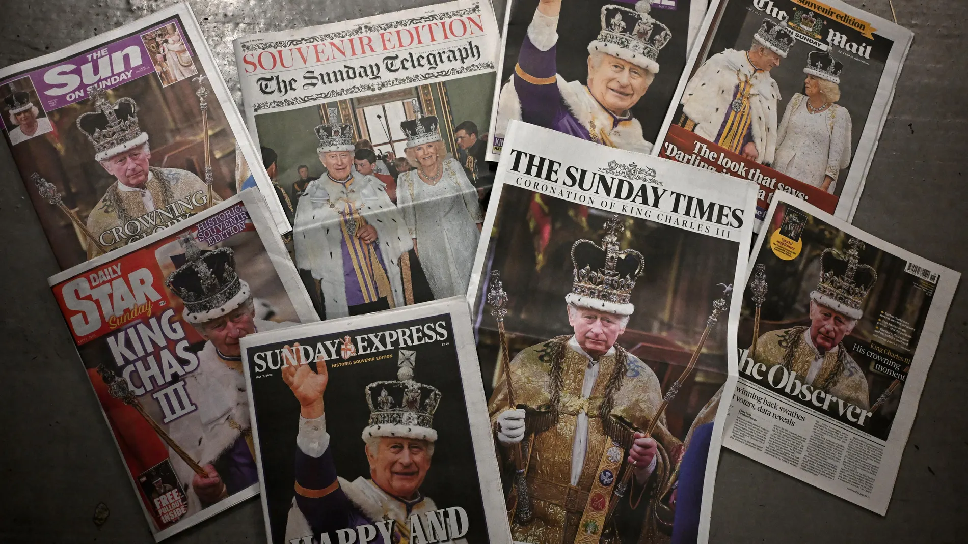 La coronación de Carlos III ocupa la portada de todos los diarios