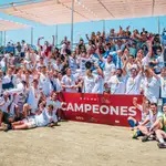 El Quesos Entrepinares levanta en Sevilla su sexta Copa del Rey