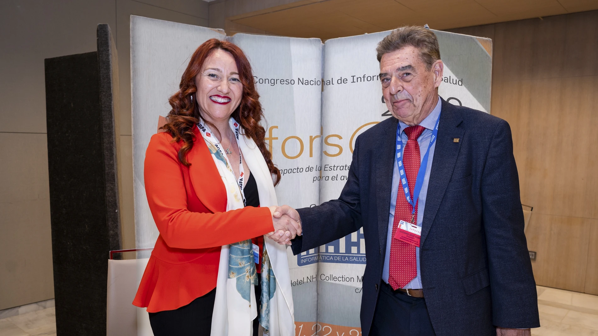 La presidenta de FIDETIA y directora de la Escuela Técnica Superior de Ingeniería Informática de la Universidad de Sevilla, María del Carmen Romero, y el presidente de la SEIS, Luciano Sáez