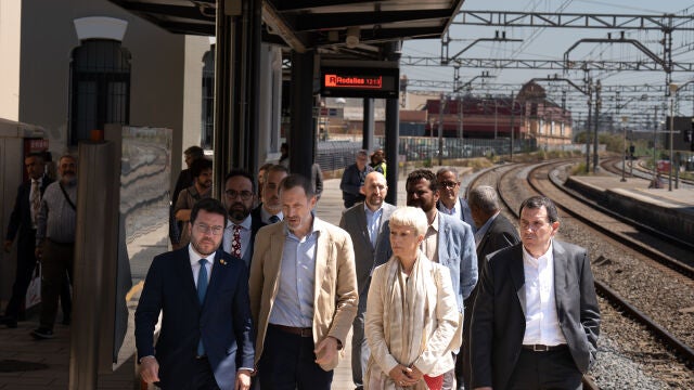 Aragonès visita la estación de Renfe de Gavà tras la avería de Rodalies 