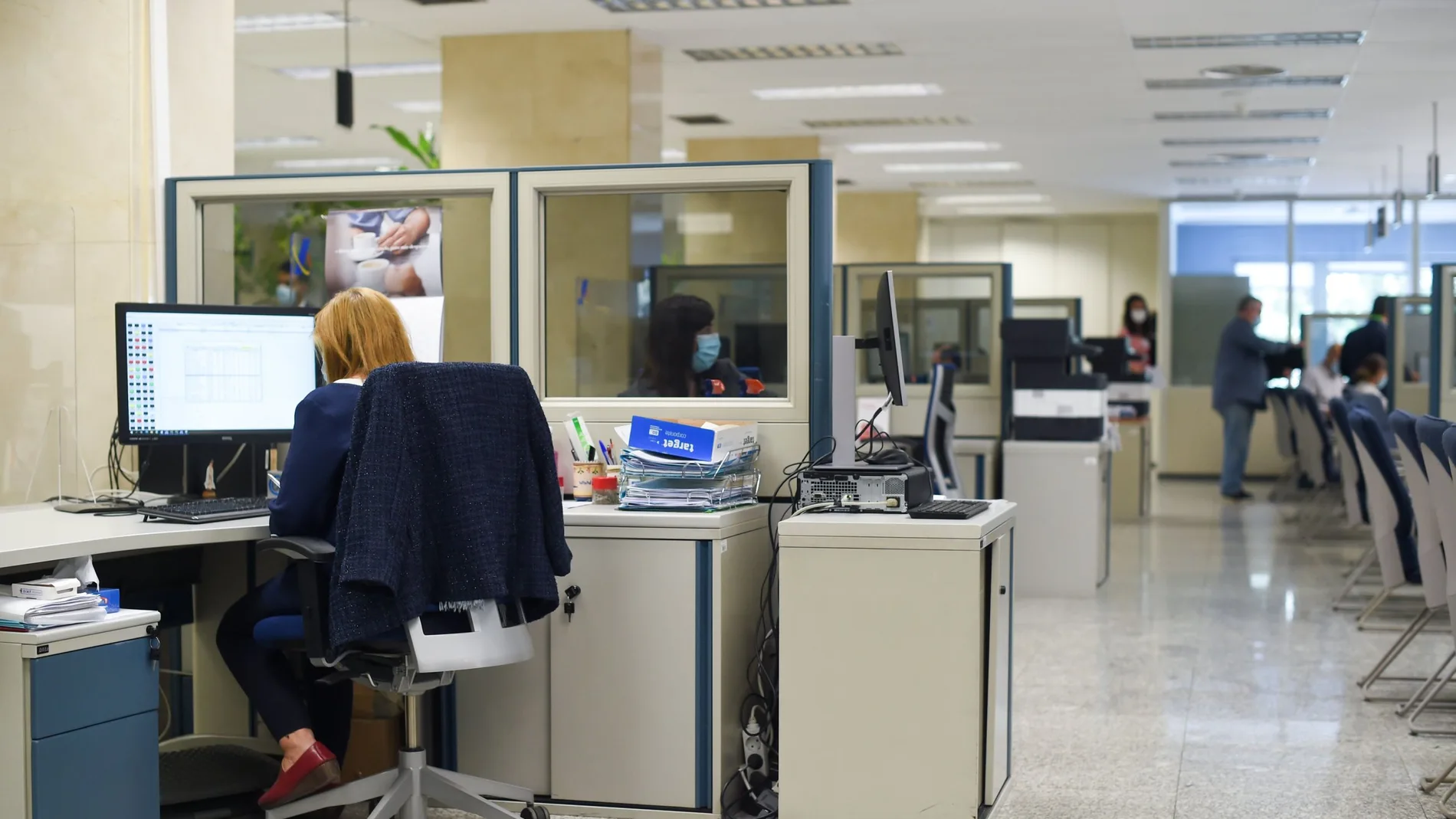 La sentencia aclara si suspensión es automática o requiere de garantías