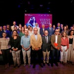Foto de familia tras la presentación de la temporada 2023/2024 del Teatro de la Maestranza con miembros del Consejo de Administración y los patrocinadores