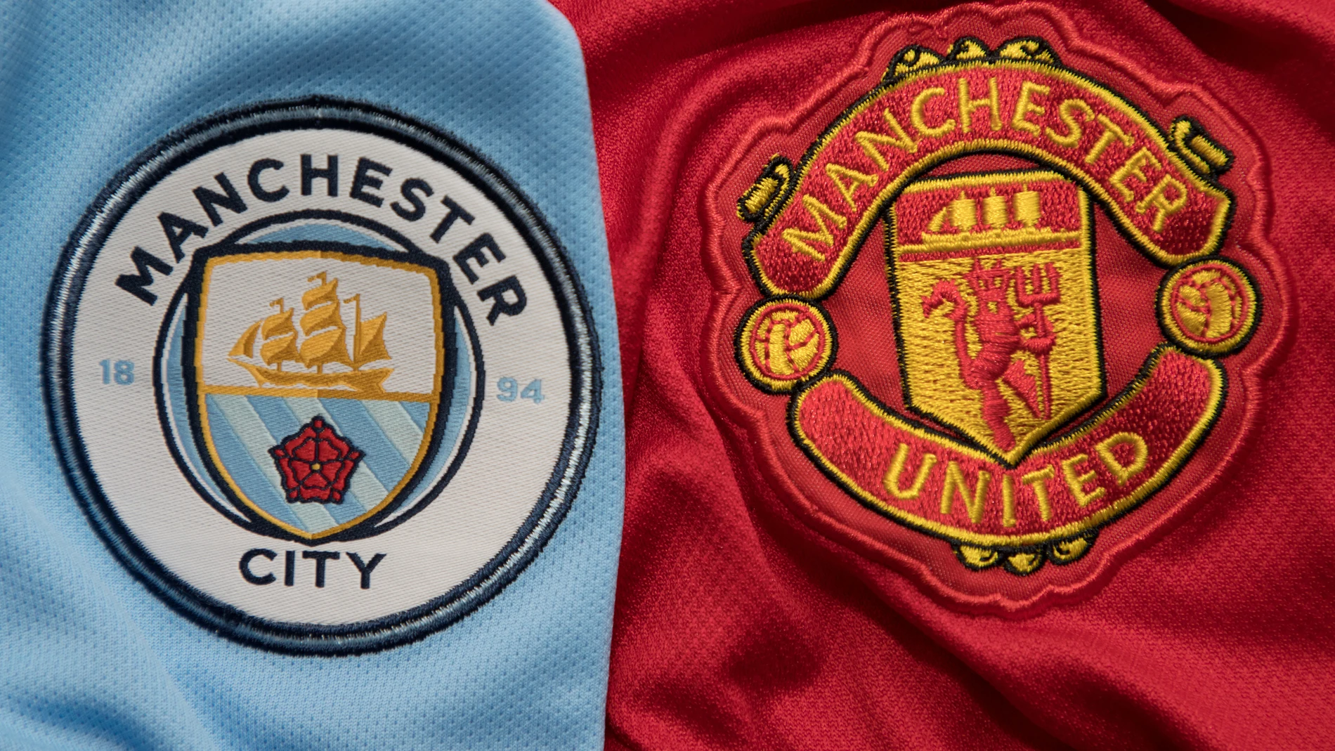 El oscuro significado de los escudos del Manchester City y United: por qué ha abierto una investigación