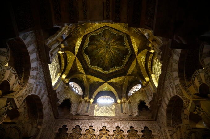 La Mezquita-Catedral de Córdoba restaurará sus cúpulas de la macsura durante tres años