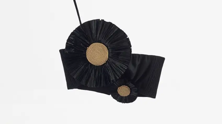 Top con lino flor rafia.