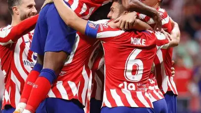 Jugadores del Atlético celebran un gol