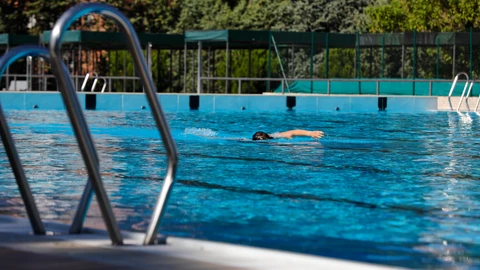 Las piscinas públicas de la Comunidad adelantan su apertura a este sábado