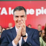 Pedro Sánchez participa en un mitin del PSOE en Vitoria-Gasteiz