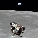 Vista del módulo lunar Eagle del Apolo 11 cuando regresaba de la superficie de la Luna para acoplarse al módulo de mando Columbia.