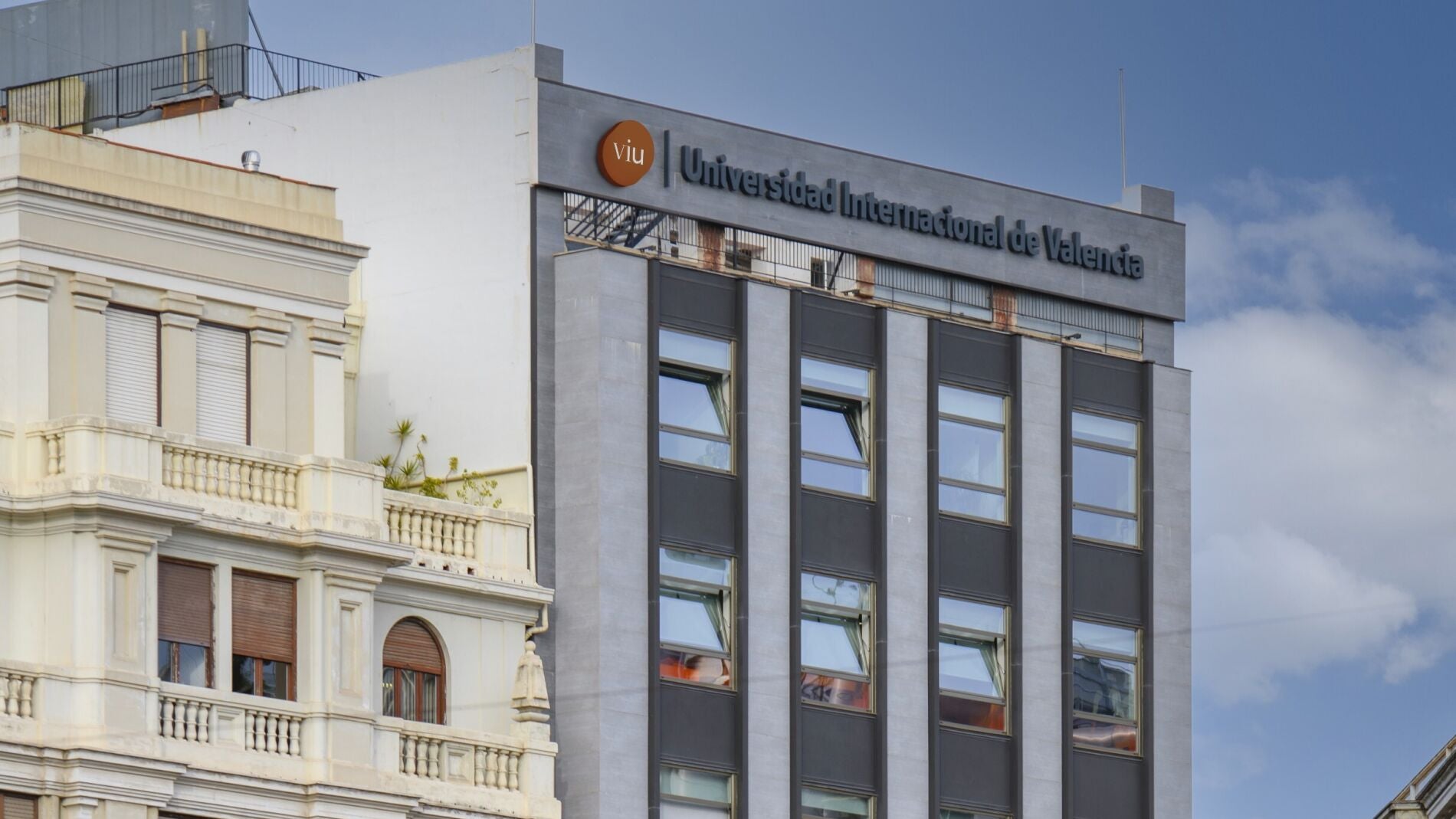 Universidad Internacional De Valencia: Comprometidos Con El Futuro