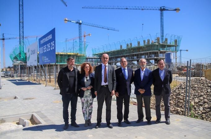 El alcalde de Sevilla en el inicio de obras de los nuevos pisos de Palmas Altas