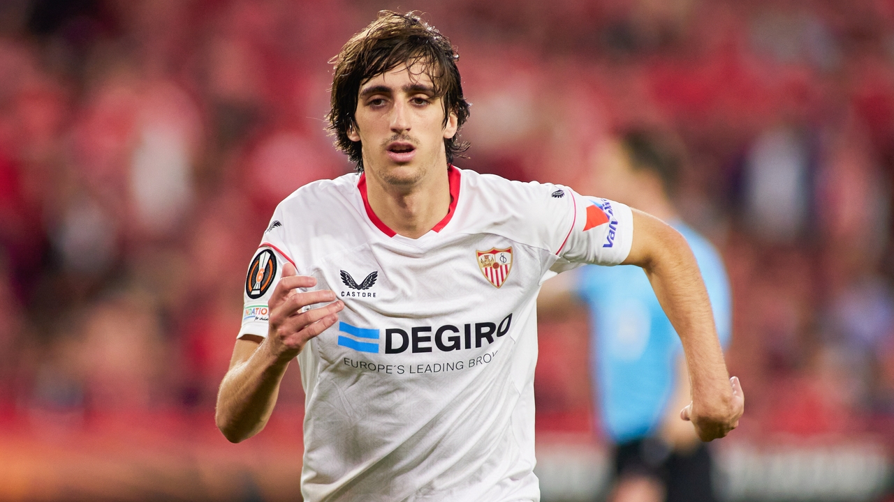 A Sevilla footballer acknowledges that he could have played for Betis