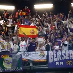 Aficionados del Real Madrid en el Zalgirio Arena
