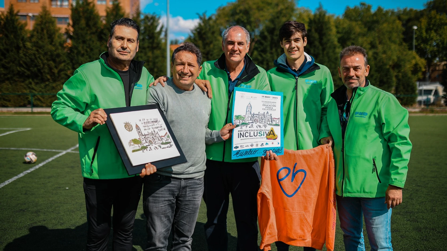 Entrega de un reconocimiento a Eusebio Sacristán en una nueva edición de las Jornadas de Educación Física en Valladolid