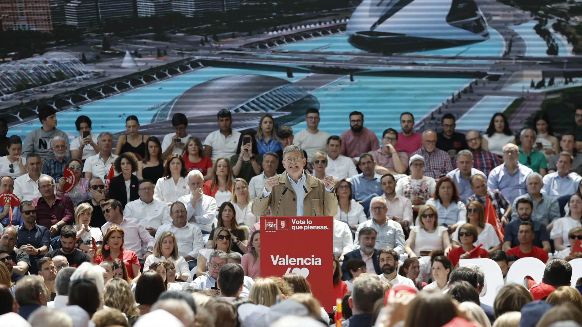 Ximo Puig se apoya a Pedro Sánchez en la recta final de la campaña y clama: "El PP no puede volver"