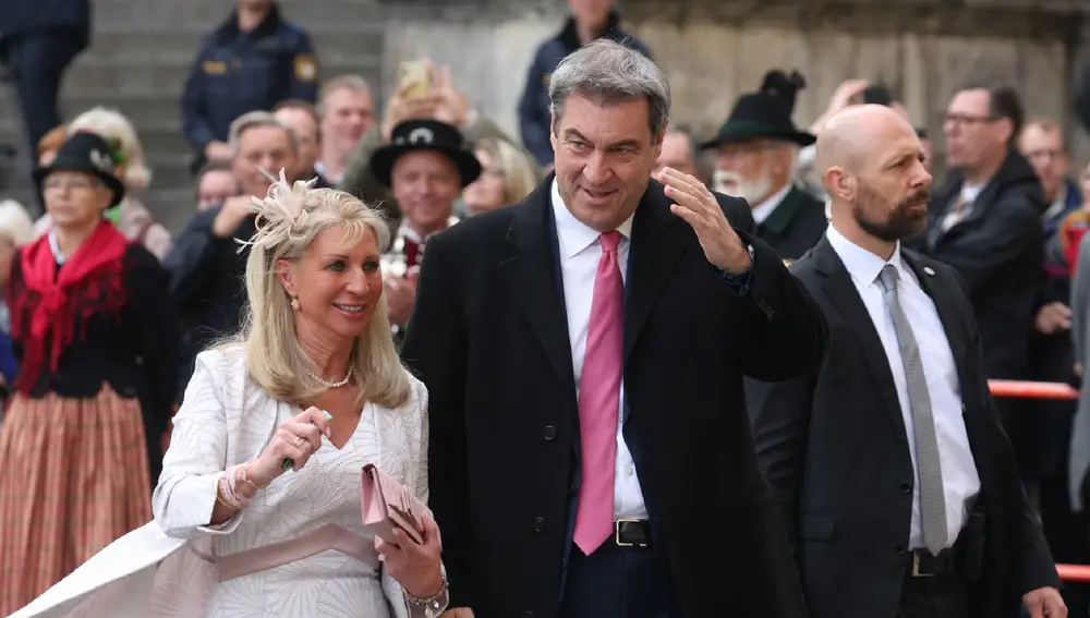 Primer ministro de Baviera, Marküs Söder, junto a su mujer Karin