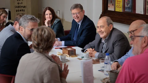 Ximo Puig, se reúne con el impulsor de la campaña ‘Soy mayor, no idiota’, Carlos San Juan