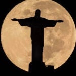 Vinicius 'deja' a oscuras al Cristo Redentor: Brasil apaga su mayor símbolo nacional en apoyo al futbolista