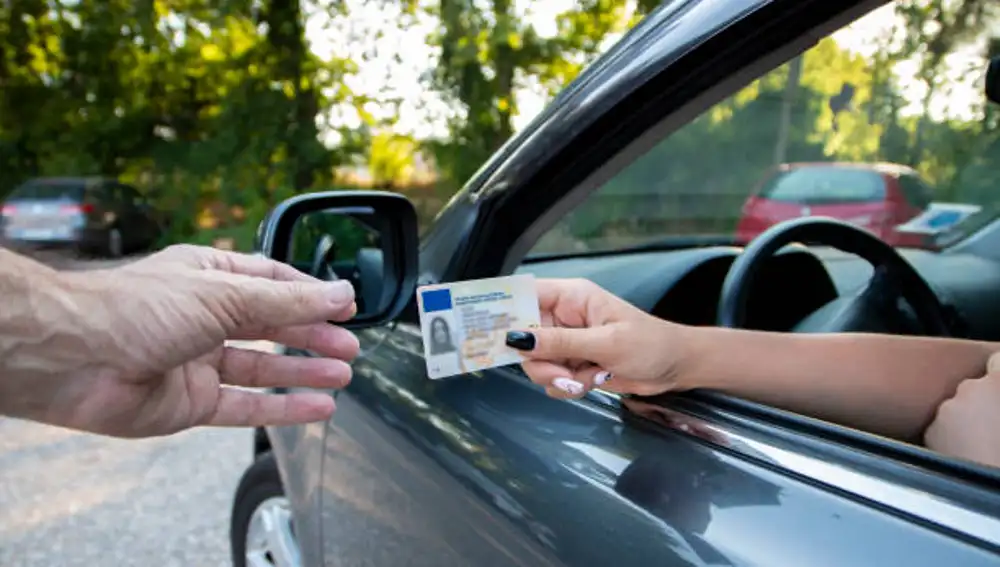 El Gobierno modifica la edad para renovar el carnet de conducir a los exenfermos de cáncer