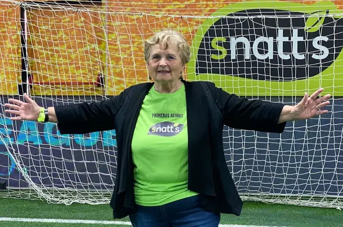 Snatt’s homenajea al fútbol femenino durante la Queens League Oysho
