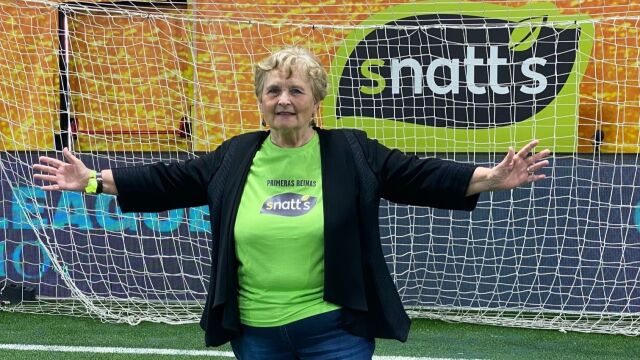 Snatt’s homenajea al fútbol femenino durante la Queens League Oysho