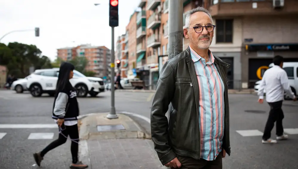 Juan Amalio votante Mas Madrid. © Jesús G. Feria.