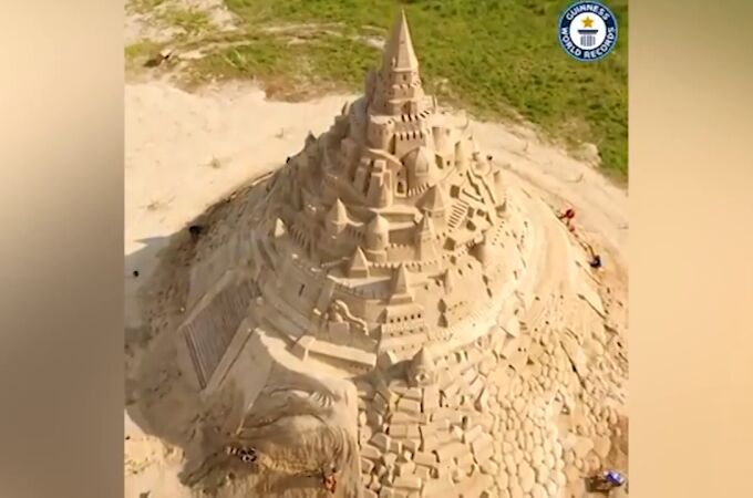 Alemania tiene uno de los castillos de arena más grandes del mundo 