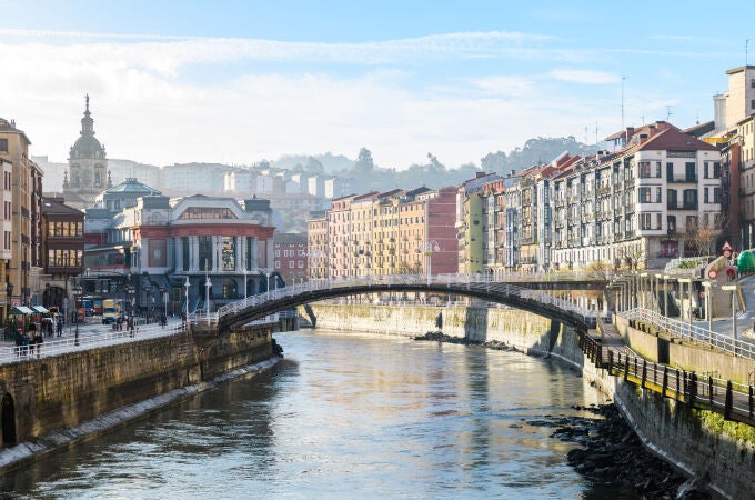 Vistas panorámicas de la ciudad vieja de Bilbao