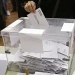 Imagen de archivo de una urna electoral