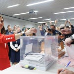 MADRID.-28M-A.- Ayuso lograría la mayoría absoluta en la Comunidad, PSOE adelanta a Más Madrid y Podemos cae a 7 escaños