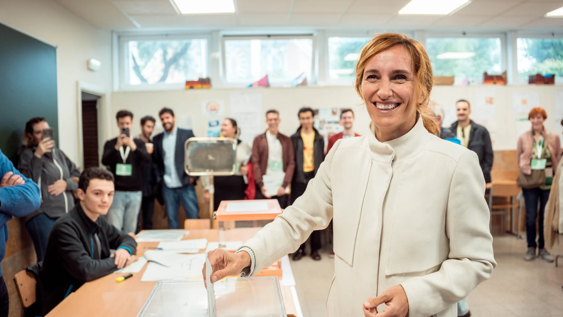 Mónica García vota para las elecciones municipales y autonómicas de 2023