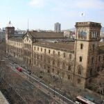 La fachada del histórico edificio de la Universitat de Barcelona