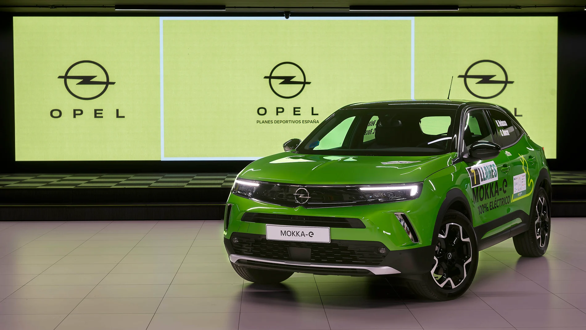 Opel centra sus planes deportivos en carreras de energías alternativas