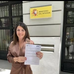 La abogada del Estado, Macarena Olona saliendo del registro del Ministerio del Interior