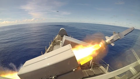 Así son los misiles NSM que equiparán las fragatas F-110 de la Armada en 2027.