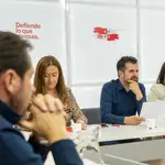 Tudanca preside el Consejo Territorial del PSOE junto a barcones y Ana Sánchez, ante la mirada de Óscar Puente