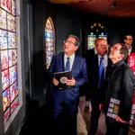La Fundación Cajasol presenta la exposición "Lumen de Lúmine. Conservación preventiva de las vidrieras en la Catedral de Sevilla"
