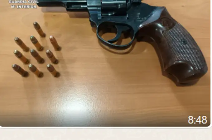 La Guardia Civil detiene a una persona que había reconvertido un revolver detonador en un arma real