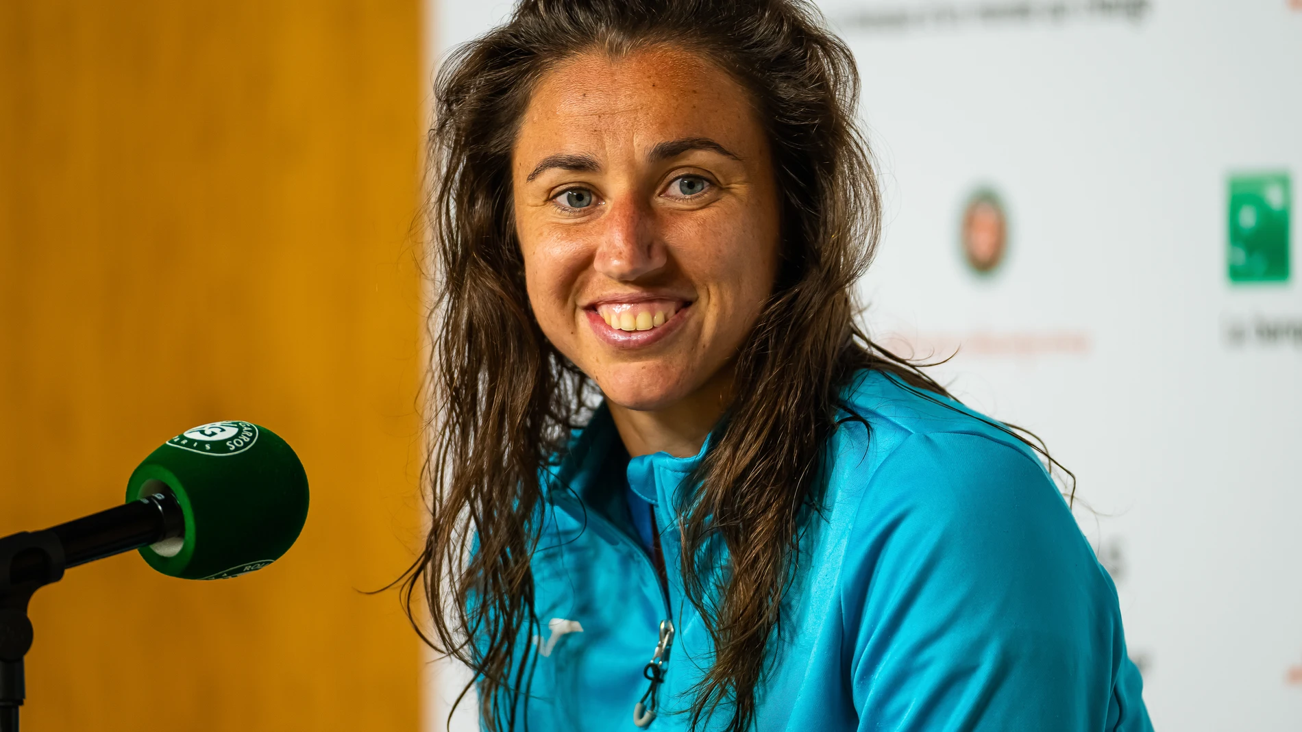 Sara Sorribes Tormo of Spain talks to the media after the second round of the 2023 Roland Garros Grand Slam tennis tournament Rob Prange / Afp7 01/06/2023 ONLY FOR USE IN SPAIN