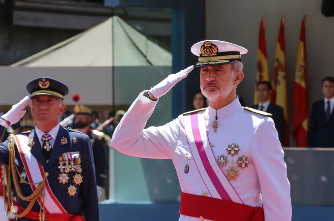 Granada se vuelca con el Rey y las Fuerzas Armadas