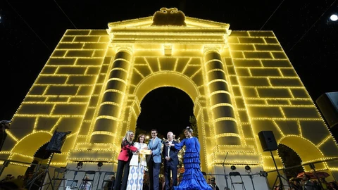 Encendido de la portada de la Feria del Corpus de Granada