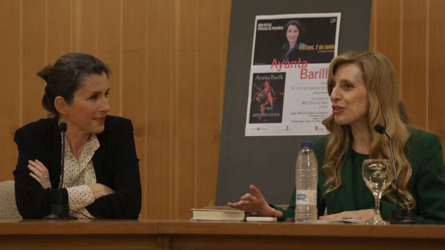 Ayanta Barilli recala en Palencia con ‘Si no amaneciera (Planeta)’, una historia de familia, de amor y lealtad, en la presentación acompañada por la escritora y doctora en Literatura Española, Mar Sancho