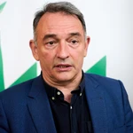 Enrique Santiago asegura que la unidad de la izquierda "por sí sola no sirve" y pide discreción en la negociación