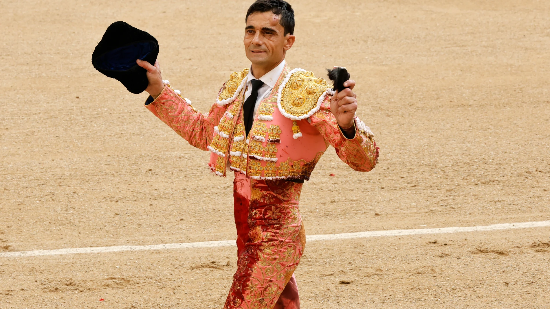 Paco Ureña durante su faena en la corrida de toros de la prensa en la plaza de las Ventas, a 4 de junio de 2023, en Madrid (España) TOROS;PLAZA;GENTE Jose Velasco / Europa Press 04/06/2023