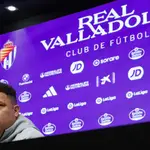 El presidente del Real Valladolid, Ronaldo Nazário, comparece este lunes en rueda de prensa tras cerrar ayer el equipo la temporada con un descenso a segunda categoría
