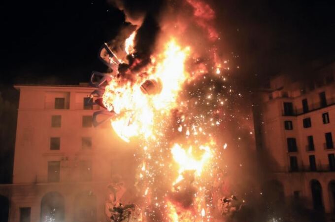 La noche del próximo 24 de junio se quemarán las Hogueras en Alicante.