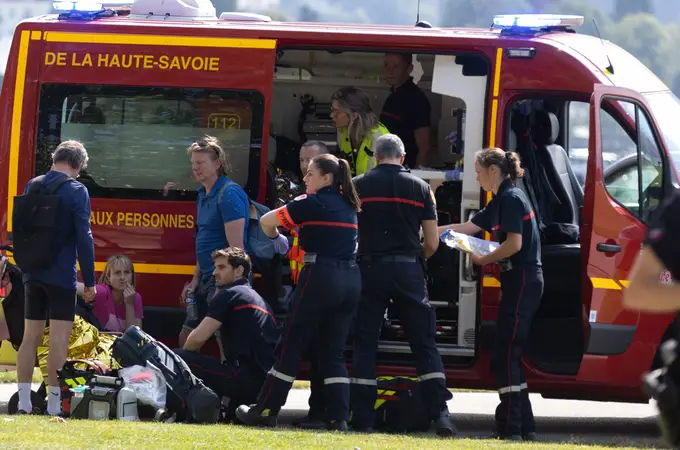 Un hombre armado con un cuchillo apuñala a cuatro niños y dos adultos en un parque en Francia